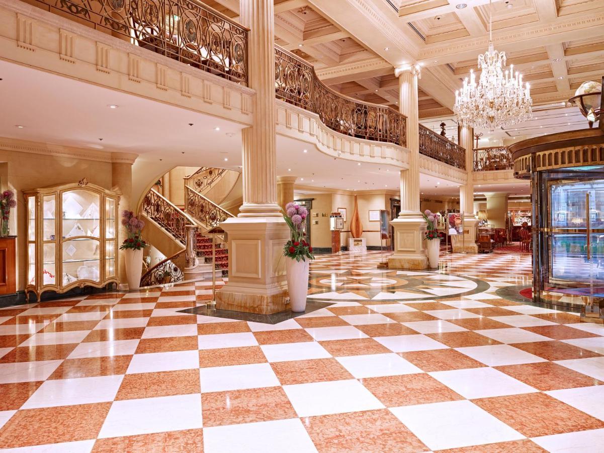 Grand Hotel Wien Bagian luar foto Lobby