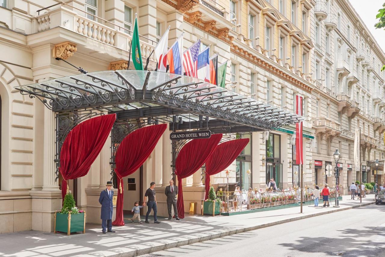 Grand Hotel Wien Bagian luar foto The hotel's entrance