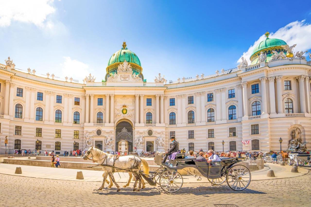 Grand Hotel Wien Bagian luar foto The Vienna Opera House